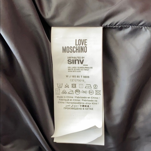 Moschino warm jacket 🖤 - Picture 7 of 8